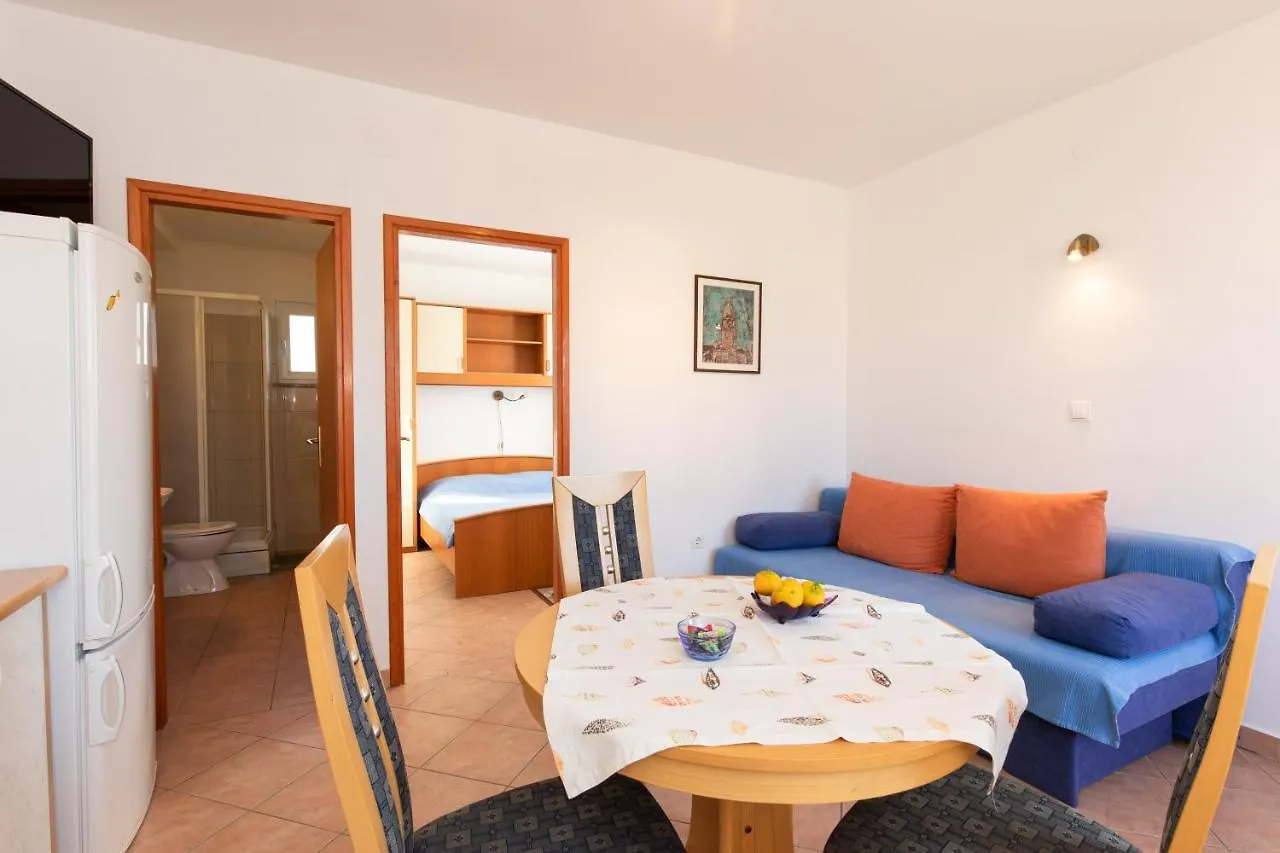 1-Bedroom Apartment In Krk - Steps From The Beach! Krk Town 0*,