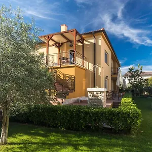  Apartman Laura